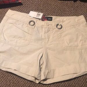 Beige Buffalo david Bitton shorts